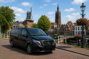 Luxe zwarte 8-persoons taxibus in Montfoort voor vervoer naar Utrecht en Schiphol